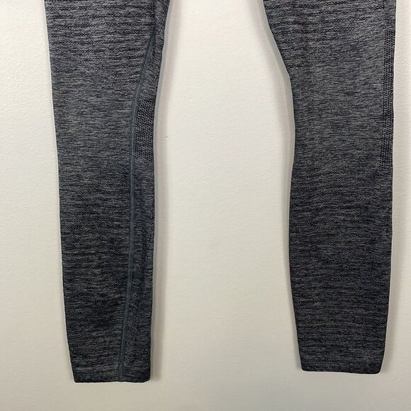 Athleta Seamless Training Compression Tights. Dark Grey. Size Medium. - Picture 4 of 11